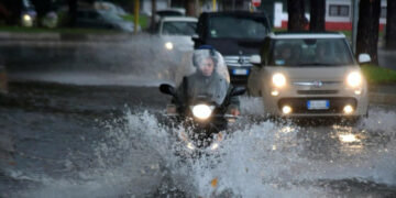 Maltempo a Cosenza: pioggia incessante, evacuate 5 famiglie