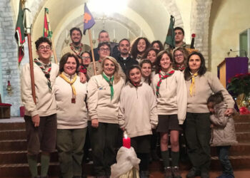 Gli scaut Assoraider di Cirò Marina consegnano la Luce di Betlemme ai frati di Perticaro