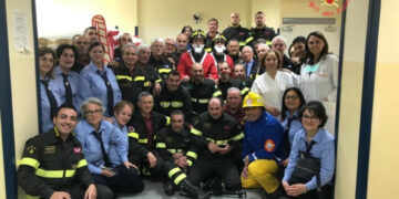 I Vigili del Fuoco incontrano i bambini del reparto di oncologia pediatrica dell’Ospedale “Ciaccio” di Catanzaro