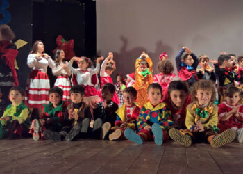 Il Polo D’Infanzia Baby Kinder Park in una sala gremita presenta il suo spettacolo di Natale