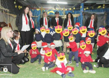 Il Presepe vivente in scena nella recita “Le mille sfumature del Natale” al polo d’Infanzia “Un Mondo a Colori”