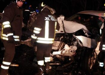Incidente stradale avvenuto nella notte sulla SS106 nei pressi di Simeri Mare, muoiono due giovani