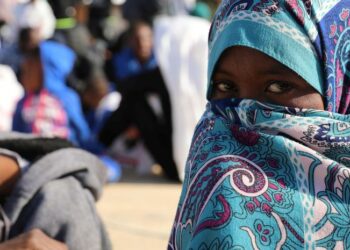 “Le rughe del Sorriso” la drammatica migrazione dall’Africa verso l’Italia di Carmine Abate