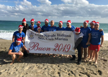 8° Tuffo in mare di Capodanno 2019 per 13 temerari a Cirò Marina