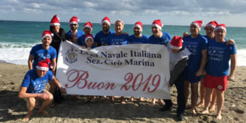 8° Tuffo in mare di Capodanno 2019 per 13 temerari a Cirò Marina