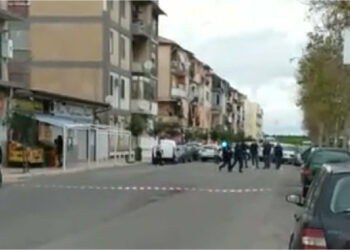 Colpi d’arma da fuoco sono stati esplosi nel quartiere Gesù di Crotone, indaga la Polizia