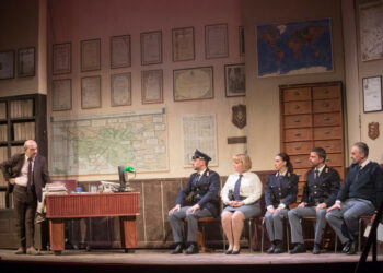 Grande successo di pubblico per lo spettacolo “Colpo di Scena” di Carlo Buccirosso al Teatro Apollo