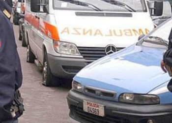 Tenta il suicidio dandosi fuoco chiusa all’interno della propria auto, la Polizia di Stato salva una donna