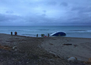 Sbarco di 51 migranti nella notte a Torre Melissa, un disperso