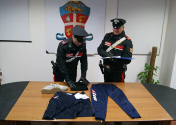 Sorvegliato speciale anzichè ottemperare alla misura, svaligia un negozio di abbigliamento. Arrestato dai Carabinieri