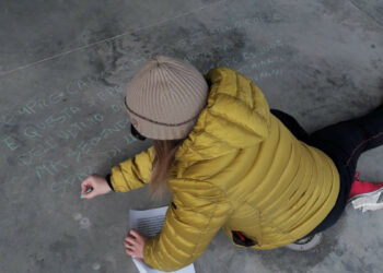 Crotone: Tutti pazzi per PoeCity, un successo contagioso la festa della poesia urbana