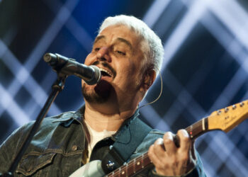 I “Nero A Metà” tribute band Pino Daniele approda Sabato 16 febbraio a “Il Centrale Lounge Bar” di Cirò Marina