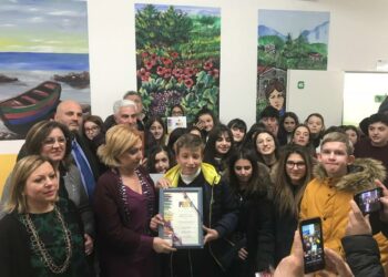 Il Lions Club Cirò Krimisa entra nelle scuole, e dialoga con i ragazzi che “interpretano la solidarietà”