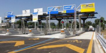 Non paga il pedaggio autostradale, agli arresti domiciliari una 47enne di Cirò Marina