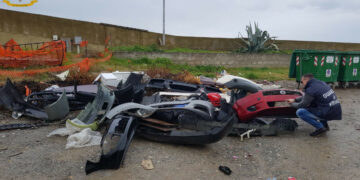 Rinvenuti rifiuti a ridosso di un torrente: denunciato dalla Finanza un Carrozziere e multa fino a 26mila euro