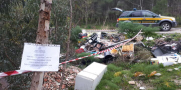 Rifiuti urbani e materiale contenente amianto rinvenuti dalle Guardie Ecozoofile nei comuni di Isola C.R. e Cutro