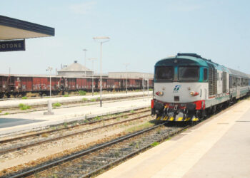 Ripristino Intercity Crotone-Milano e istituzione Freccialink Crotone-Lamezia Terme