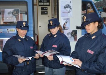 “Progetto Camper – Questo non è amore” Il camper della Polizia di Stato di Crotone contro la violenza di genere