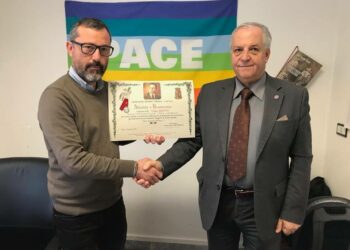Attestazione di Benemerenza al Direttore del CSV Aurora Crotone, Filippo Sestito dall’Associazione Giovanni Palatucci Onlus