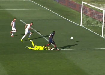 Calcio, Serie BKT 30a giornata: Carpi vs Crotone 1-2