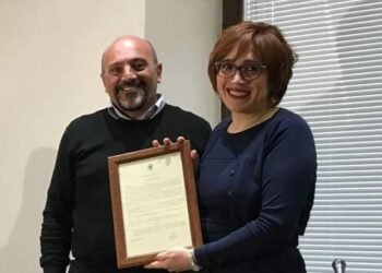 Crotone: Il premio “nuova consapevolezza nella scuola” edizione 2019 alla prof.ssa Rita Piperissa