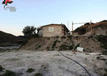 Crucoli: sequestrato fabbricato abusivo in corso di costruzione