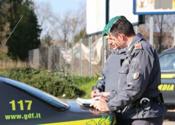 Evade dagli arresti domiciliari, arrestato pregiudicato dalla Guardia di Finanza Crotone
