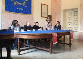 Gli alunni del Liceo Classico “Pitagora” di Crotone incontrano con il Prof.re Domenico Bilotti