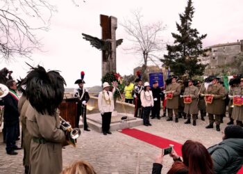 Inaugurato il nuovo Monumento ai Caduti, un momento storico per Crosia e per tutta la comunità traentina