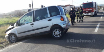 Incidente sulla SS 106 nei pressi del bivio di Strongoli, un ferito grave