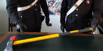 Lo colpisce al volto con un’ascia, i Carabinieri eseguono ordinanza cautelare