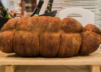 Una ’Nduja record di circa 8 chili di Spilinga del cuoco mediterraneo Ercole Villirillo presentata a Crotone