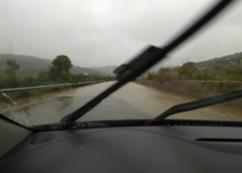 Pericoli in più punti sulla strada provinciale SP 52 che collega Crotone con Papanice
