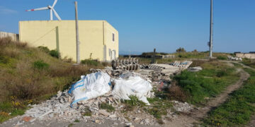 Rinvenuti dalle Guardie Ecozoofile Crotone ingenti quantitativi di eternit abbandonati al suolo