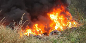 Scandale, incendia pneumatici usati: arrestato dai Carabinieri