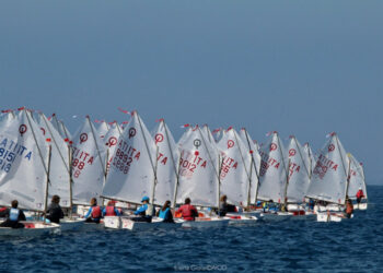 Vela Giovanile, Trofeo Optimist Italia Kinder + Sport: Gradoni e Carrieri in testa Crotone