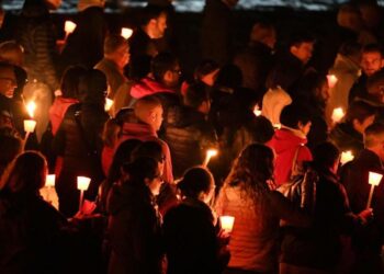 L’Associazione “Ad un passo da te” stasera 13 marzo a Crotone, fiaccolata per dire “No all’uso delle Armi”