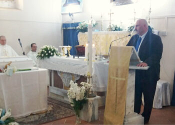 Centinaia di persone per l’ultimo saluto a Nicodemo Francesco, il neonato trovato morto a Cirò