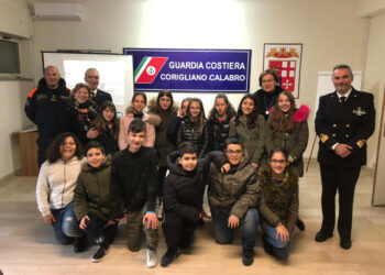 Corigliano-Rossano: Lezioni di mare sicuro della Guardia Costiera agli studenti dell’Istituto Comprensivo Leonetti Senior