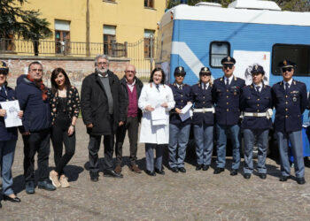 Il Camper della Polizia incontra i cittadini di Spezzano Albanese