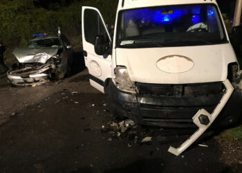 Incidente frontale per il pulmino con a bordo la squadra di Pallanuoto, la Rari Nantes Crotone. Gara sospesa