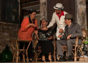 L’attore cirotano Luca Murano, Pluripremiato come migliore attore caratterista, alla rassegna teatrale cariatese “Vivi Teatro”