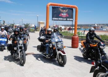 Motoraduno 2012: Circa 500 bikers hanno invaso il porto di Cirò Marina grazie agli ‘Svalvolati’