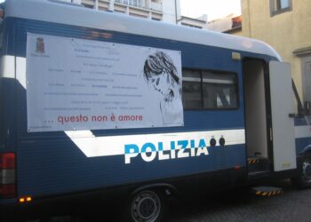 Progetto Camper “Questo non è amore”: il 13 aprile a Cariati il camper della Polizia di Stato contro la violenza di genere