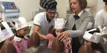 I piccoli pasticceri del Baby Kinder Park a ”Il Pasticciaccio“ accolti dal Mastro Pasticcere Francesco Trifini