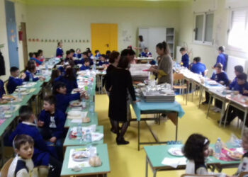 “La giornata del pranzo a scuola” alla Scuola Primaria “G. Ferrari” di Cirò Marina