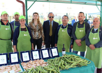 “fave, guanciale, pecorino e vino, ad aprile l’unione fa….il gusto” al Farmer’s Market di Crotone