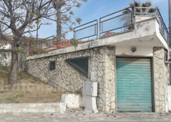 Cirò Marina: Tragedia sfiorata durante la Festa di San Cataldo, due ragazzini cadono dalla balconata dei box nell’area portuale