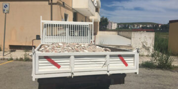 Crotone: Guida Autocarro pieno di detriti edili senza autorizzazione, denunciate tre persone e 1000 euro di multa