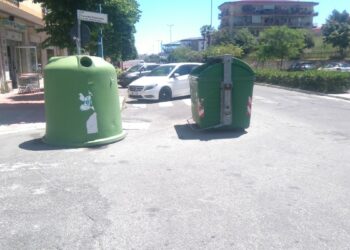 Crotone, tutto è consentito purché contribuisca a creare il caos della viabilità a macchine e pedoni